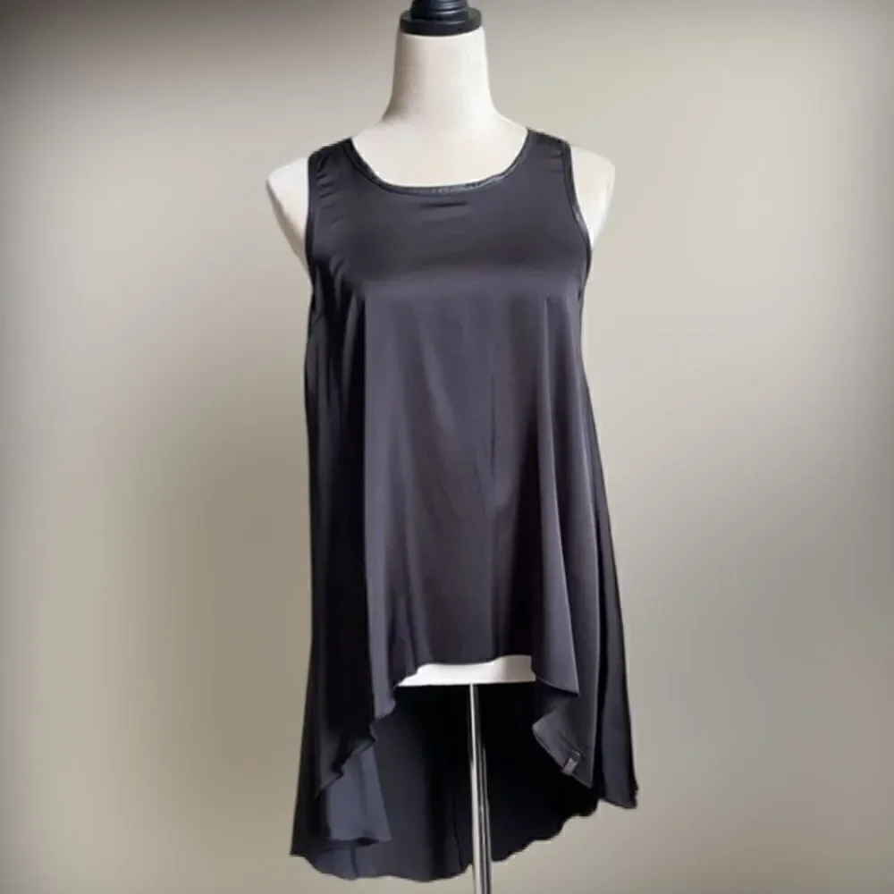 RUDSAK Black Hi/Low Silky Sleeveless Blouse w/Open Back (Size: Small) - Picture 3 of 14